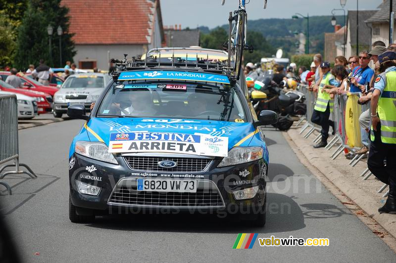 The AG2R La Mondiale following car for José Luis Arrieta