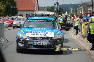 La voiture suiveuse AG2R La Mondiale de José Luis Arrieta (764x)