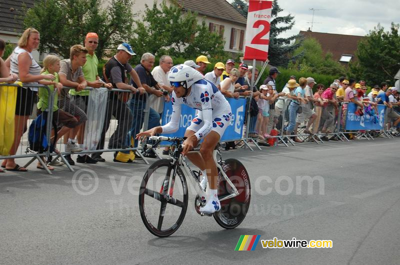 Rémy di Gregorio (Française des Jeux) bij aankomst in Saint-Amand-Montrond