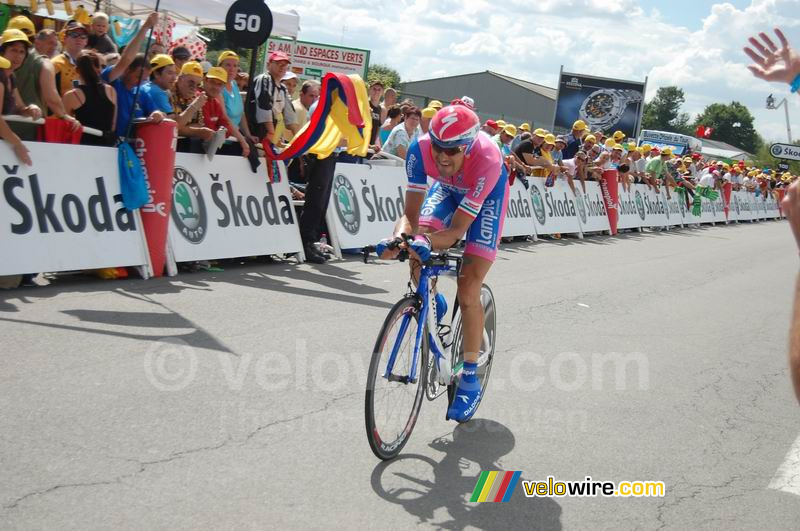 Marzio Bruseghin (Lampre) bij aankomst in Saint-Amand-Montrond