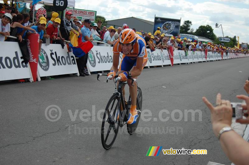 Laurens ten Dam (Rabobank) bij aankomst in Saint-Amand-Montrond