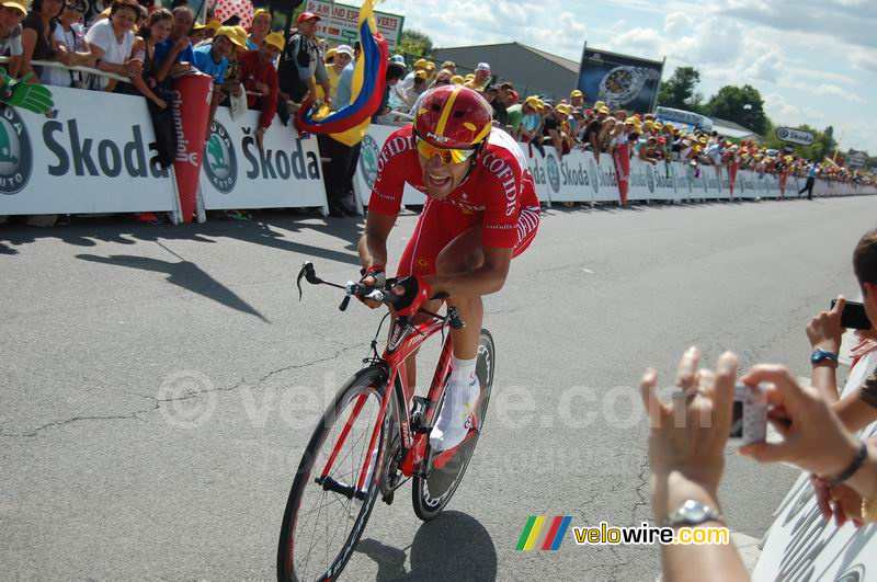 Amal Moinard (Cofidis) bij aankomst in Saint-Amand-Montrond