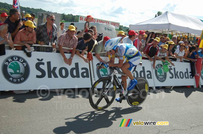 Vladimir Efimkin (AG2R La Mondiale) bij aankomst in Saint-Amand-Montrond