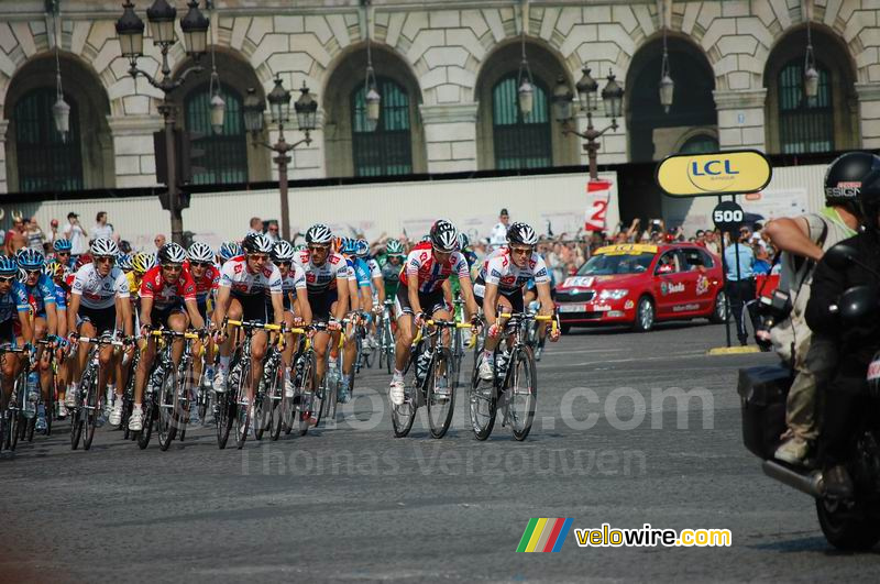 De CSC renners aan kop van het peloton