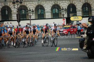 Les coureurs CSC en tête de peloton (370x)