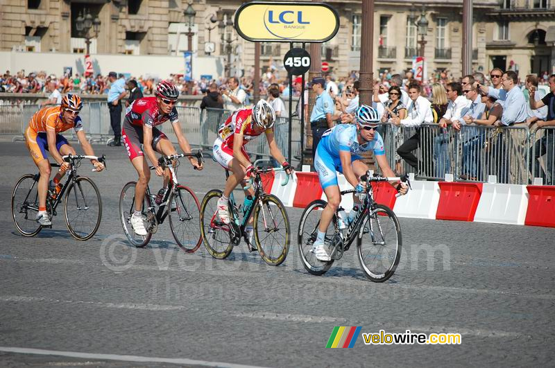 A leading group with Stefan Schumacher (Gerolsteiner), Gianpaolo Cheula (Barloworld), Johan van Summeren (Silence Lotto) & Bram Tankink (Rabobank)