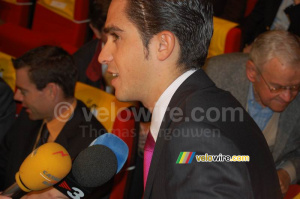 Alberto Contador (Astana) is being interviewed right after he entered the room (1108x)