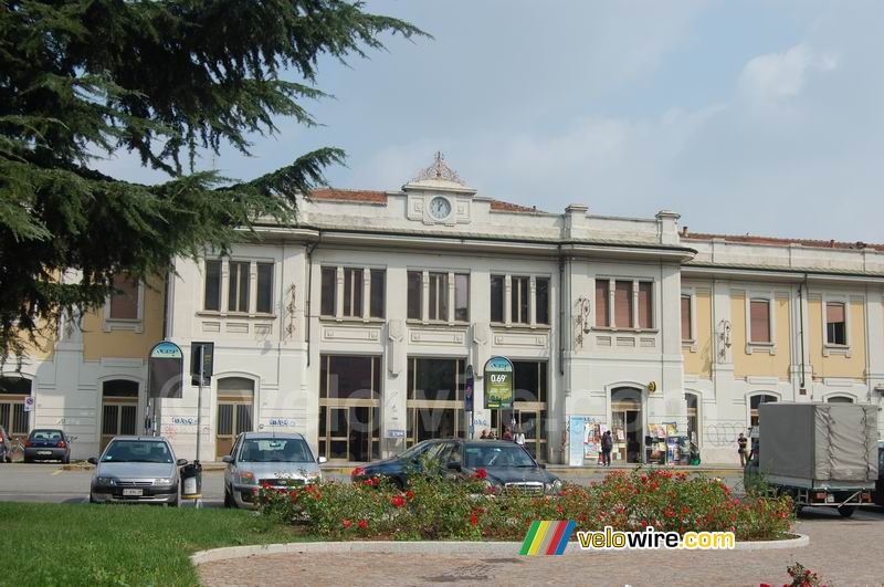 Het station van Busto Arsizio, tussenstop onderweg naar Varese