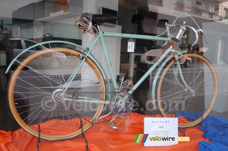 One of the many bikes in the shop windows - look at this speed change mechanism!