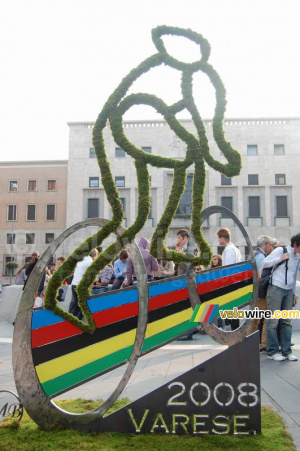 The Varese 2008 logo at the Piazza Monte Grappa (709x)