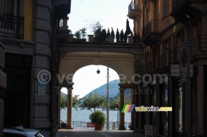 An idyllic street and the lake of Lugano (293x)