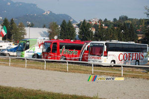 The Liquigas, Vittoria (Barloworld) and Cofidis buses (549x)