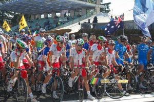 The Portugese and Italian team ready for the start (416x)