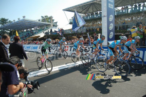 The Belgian team (Romain Zingle, Thomas de Gendt, Nikolas Maes, Jan Bakelandts & Ben Hermans) and one Irish rider (Dan Martin) (746x)