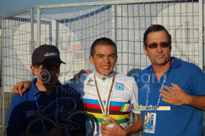 Champion du Monde Fabio Andres Duarte Arevalo avec sa médaille en or (440x)