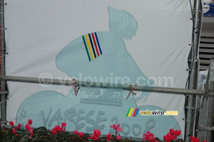 Un cycliste Varese 2008 fait en verre (379x)