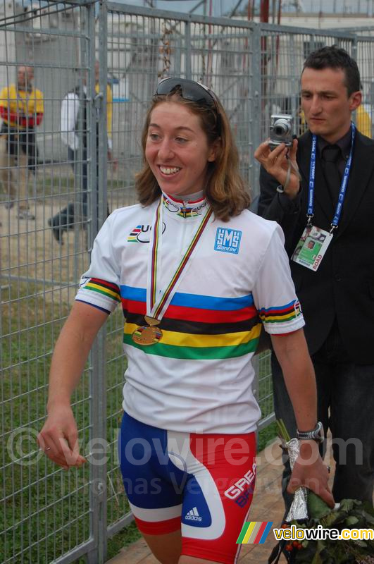 Nicole Cooke (Angleterre), nouvelle championne du monde dans son maillot de championne