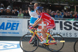 Russell Downing (GBR) sur un vélo Pinarello Prince of Spain d'Alejandro Valverde (3435x)