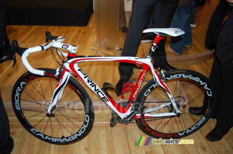 The Caisse d'Epargne team's bike: the Pinarello Prince