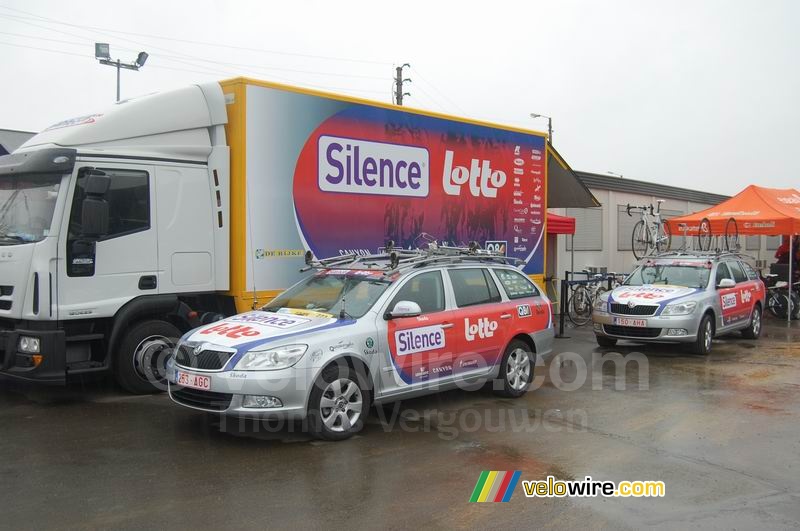 De auto's en vrachtwagen van Silence-Lotto