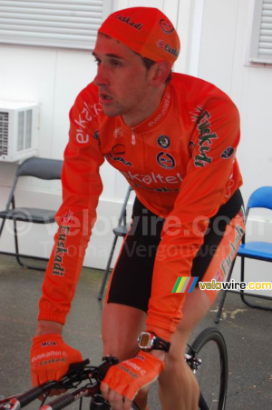 Aitor Hernandez Gutierrez (Euskaltel Euskadi) à l'échauffement (2485x)