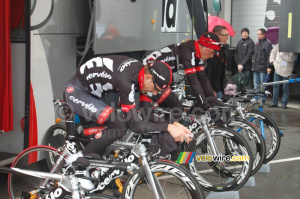 Deux coureurs du Cervélo TestTeam (1345x)