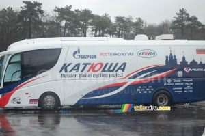 Le bus de l'équipe Katusha (1118x)