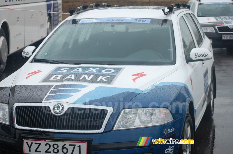 Une voiture de l'équipe Saxo Bank