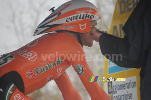 Inaki Isasi (Euskaltel Euskadi) au départ (606x)