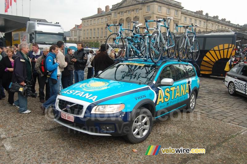 La voiture de l'équipe Astana