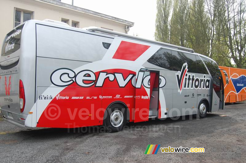De bus van Cervlo TestTeam
