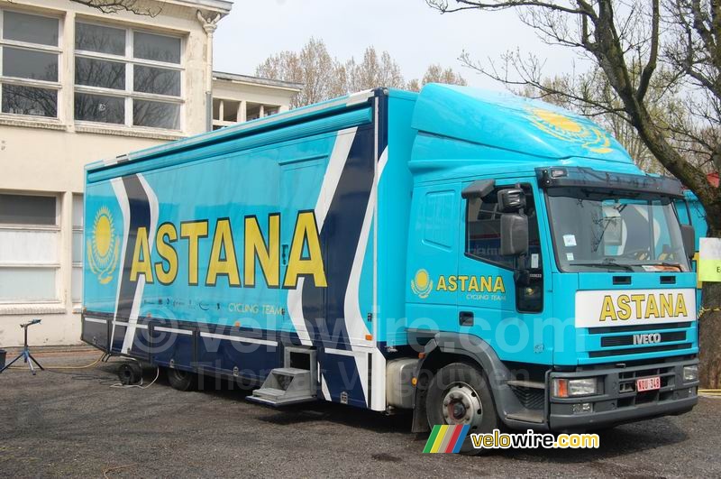 Le camion atelier de l'équipe Astana