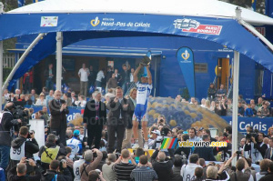 Tom Boonen et son pavé (479x)