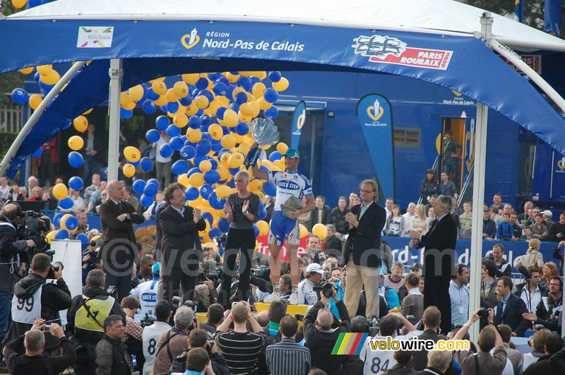 Tom Boonen voor de balonnen die worden opgelaten