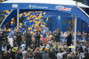 Tom Boonen devant le lâcher des ballons (453x)