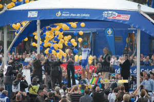 Tom Boonen lève son pavé (445x)