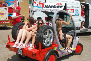 Advertising caravan: a Kleber transporter ;-) (1054x)