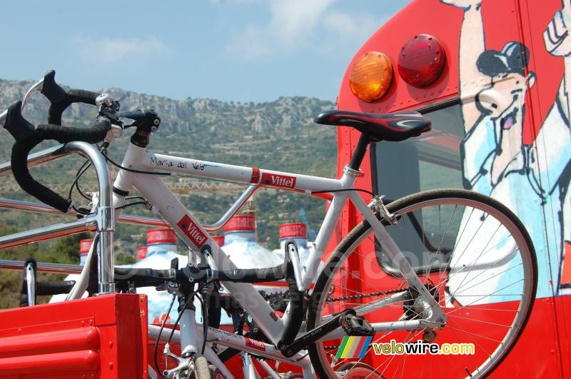 Advertising caravan: Vittel - Maria Del Velo's bike