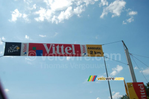 2 kilometers from the finish in Brignoles (479x)