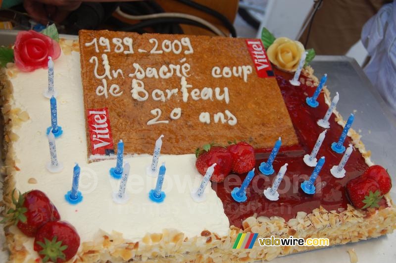 De taart voor de 20ste verjaardag van de etappe-overwinning van Vincent Barteau