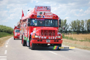 Advertising caravan: Vittel's schoolbus (473x)