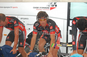 Ivan Gutierrez (Caisse d'Epargne): warming up before the team time trial (276x)