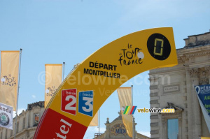 The start arch in Montpellier (317x)