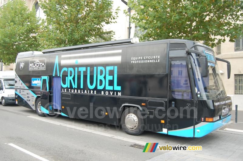 Le bus de l'équipe Agritubel