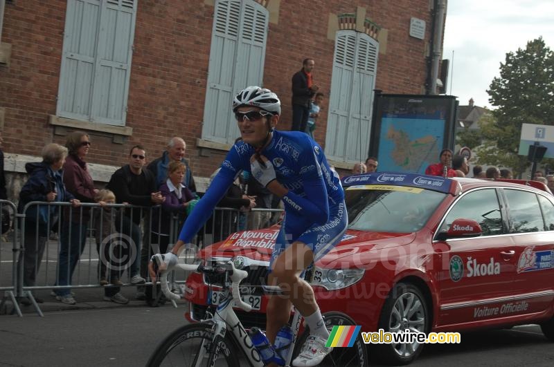 Départ Paris-Tours 2009 : Brice Feillu est un des derniers coureurs à partir