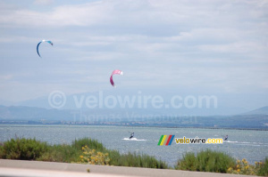 Des kitesurfers (2) (208x)