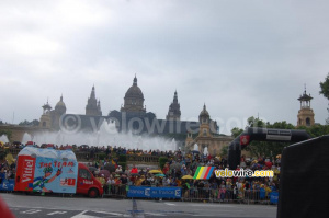 La 'fontaine magique' (Font Màgica) et la Palace Nationale à Barcelone (2) (212x)