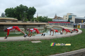 L'échauffement du Team Vittel (175x)