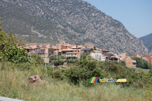 Le village d'Organyà (?) (528x)