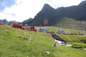 La caravane publicitaire Vittel à la Plateforme de la Coma (Arcalis, Andorre) (557x)